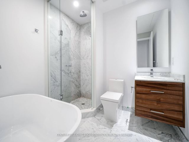 2809 - 488 University Ave
