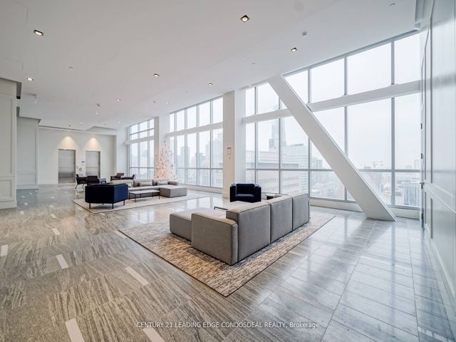 2809 - 488 University Ave