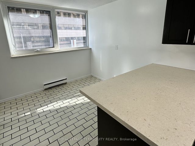 304 - 360 Bloor St E