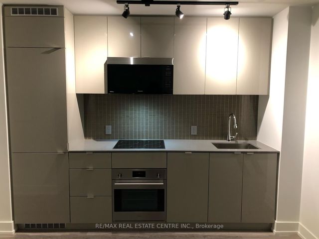 1011 - 7 Grenville St