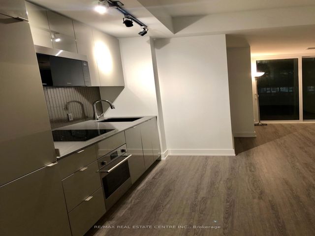 1011 - 7 Grenville St