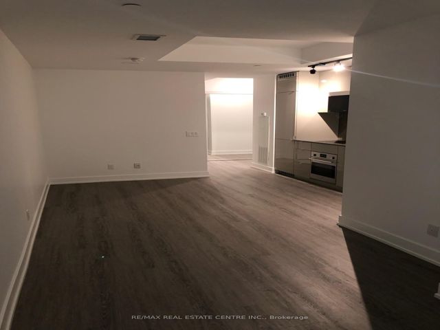 1011 - 7 Grenville St