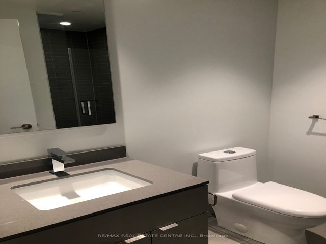 1011 - 7 Grenville St