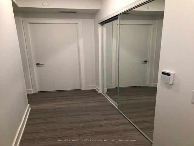 1011 - 7 Grenville St