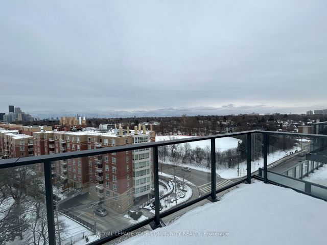 907 - 250 Lawrence Ave