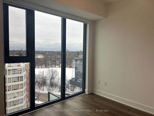 907 - 250 Lawrence Ave
