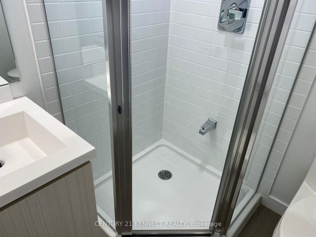305 - 181 Huron St