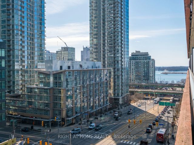 909 - 4K Spadina Ave