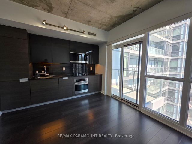1302 - 210 Simcoe St
