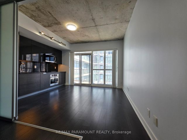 1302 - 210 Simcoe St
