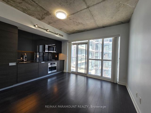 1302 - 210 Simcoe St