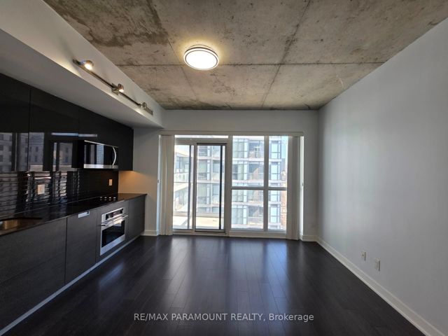 1302 - 210 Simcoe St
