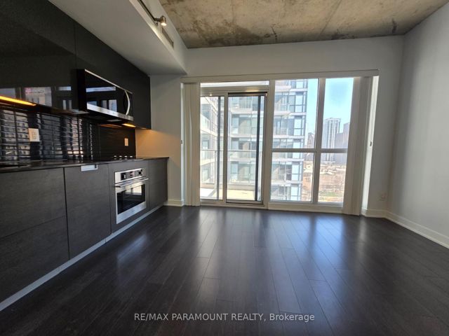 1302 - 210 Simcoe St