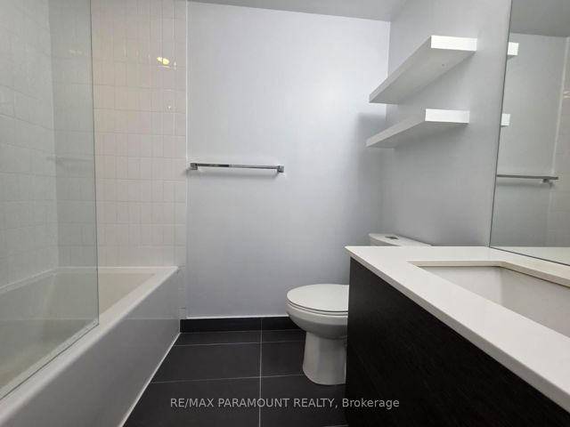 1302 - 210 Simcoe St