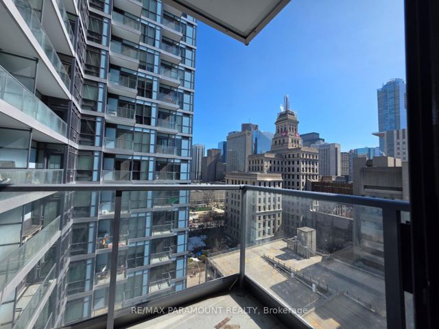 1302 - 210 Simcoe St