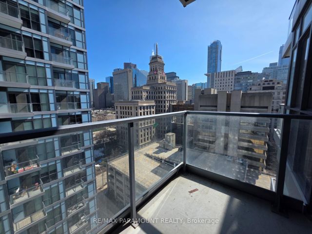 1302 - 210 Simcoe St