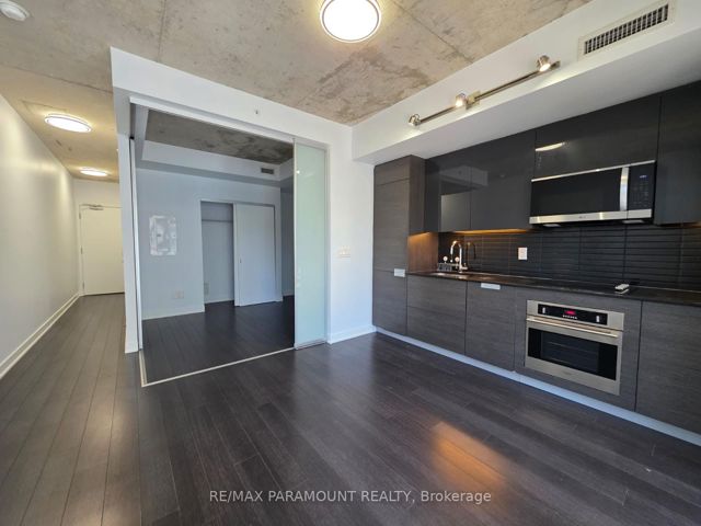 1302 - 210 Simcoe St