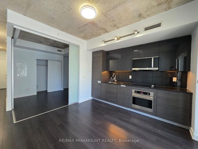 1302 - 210 Simcoe St