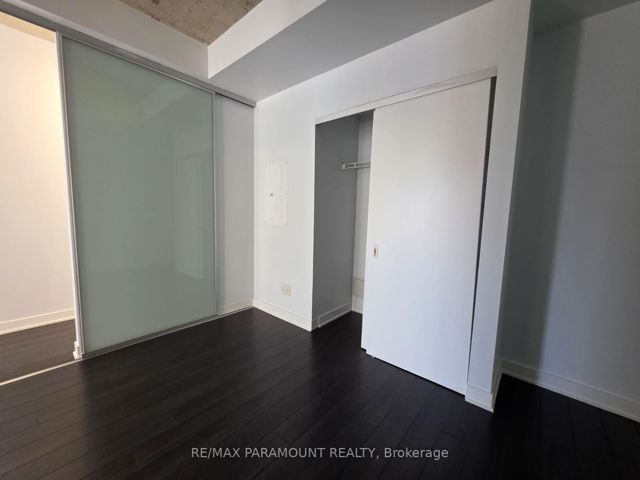 1302 - 210 Simcoe St