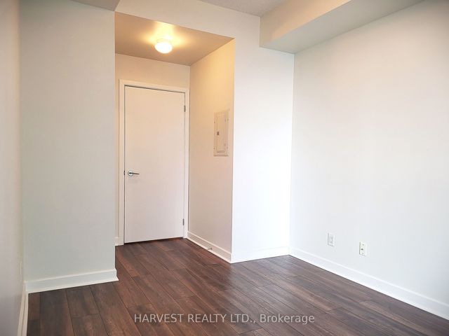1806 - 18 Harbour St