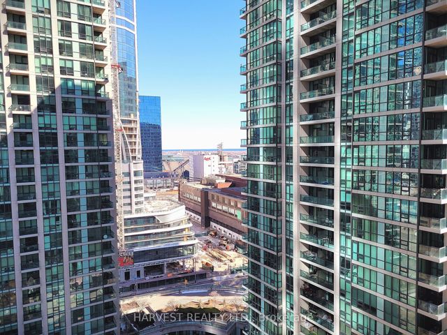 1806 - 18 Harbour St