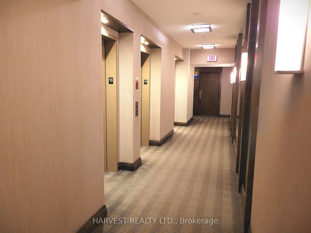 1806 - 18 Harbour St