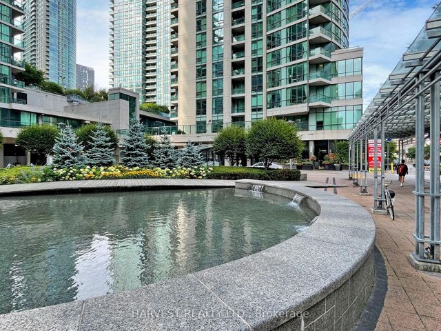 1806 - 18 Harbour St