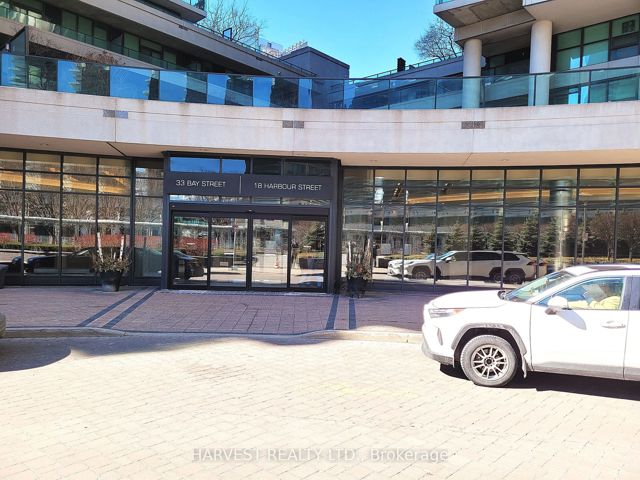 1806 - 18 Harbour St
