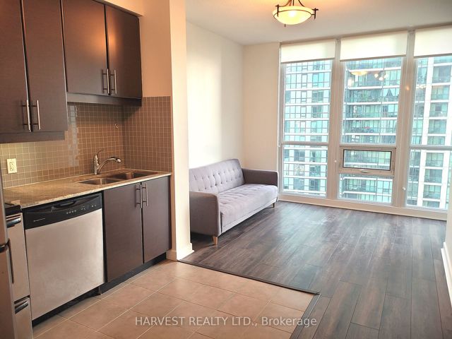 1806 - 18 Harbour St