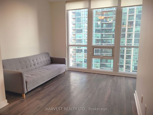 1806 - 18 Harbour St