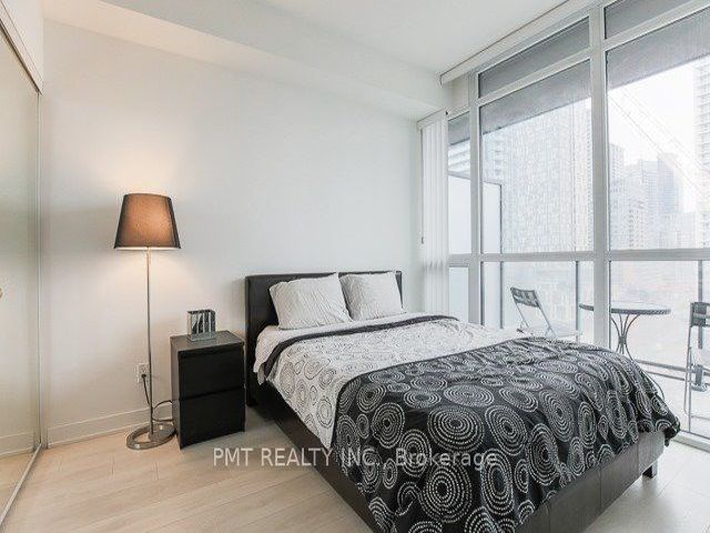 1007 - 169 Fort York Blvd