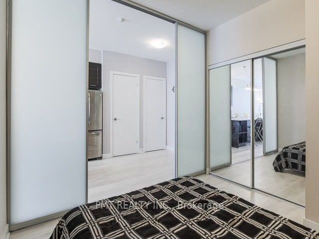 1007 - 169 Fort York Blvd