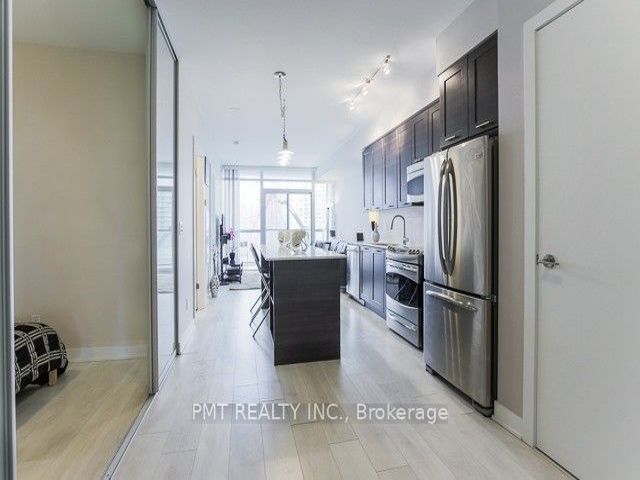 1007 - 169 Fort York Blvd