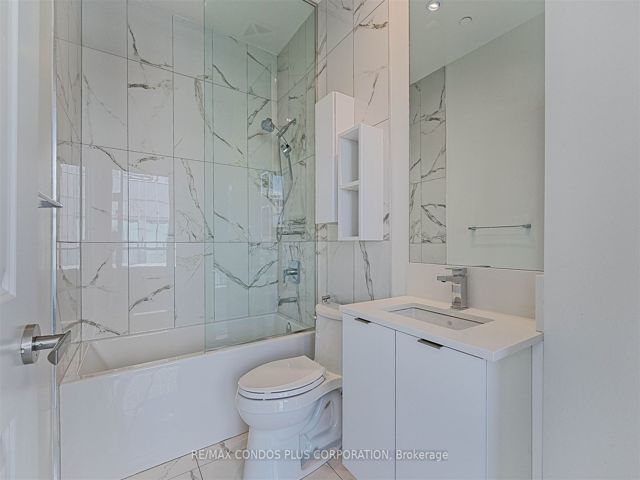 Ph03 - 195 Redpath Ave
