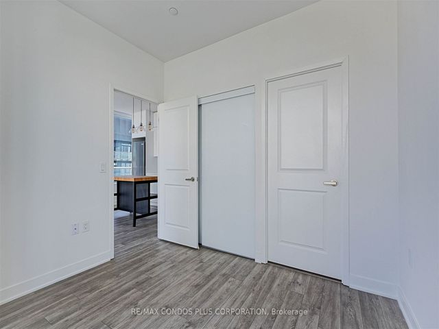 Ph03 - 195 Redpath Ave