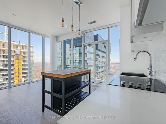 Ph03 - 195 Redpath Ave