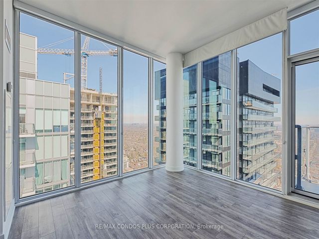 Ph03 - 195 Redpath Ave