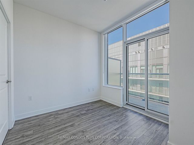Ph03 - 195 Redpath Ave