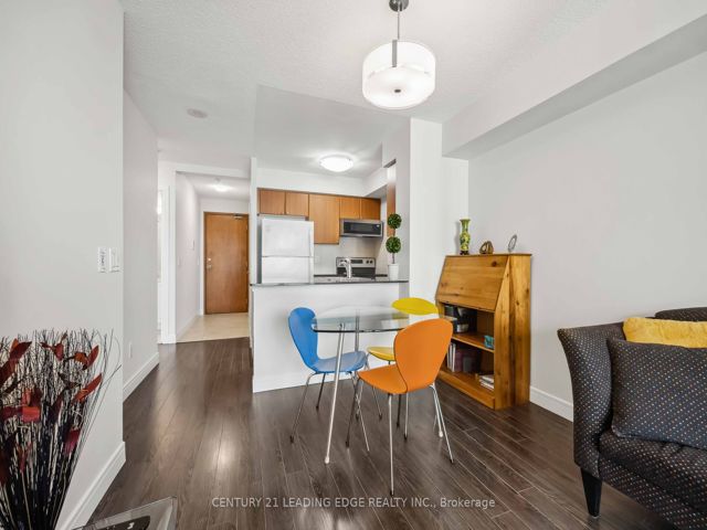 2101 - 35 Bales Ave N