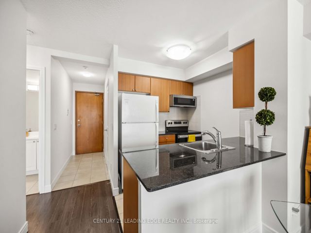 2101 - 35 Bales Ave N