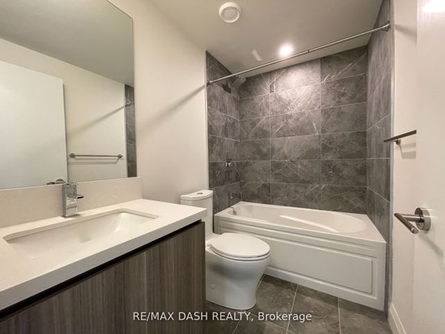 402 - 151 Avenue Rd