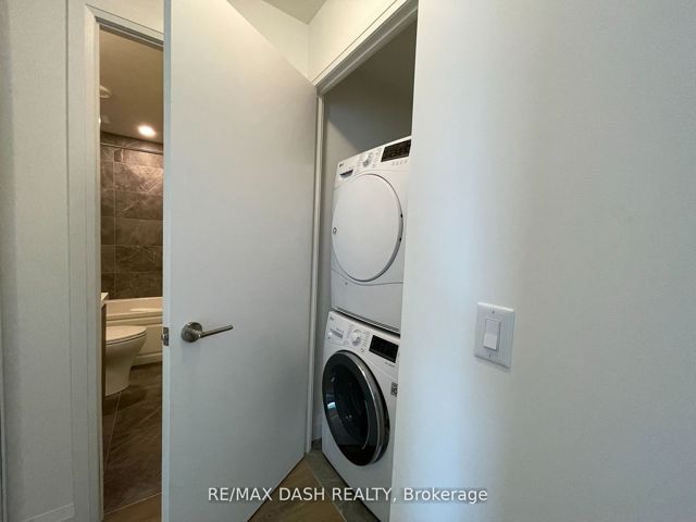 402 - 151 Avenue Rd