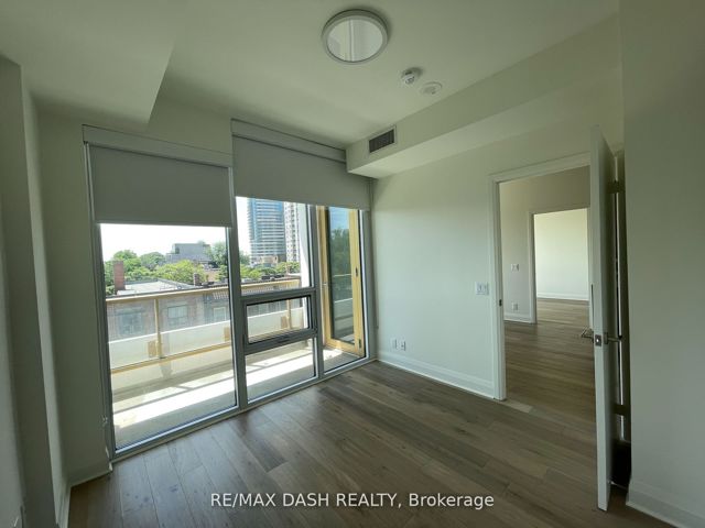 402 - 151 Avenue Rd
