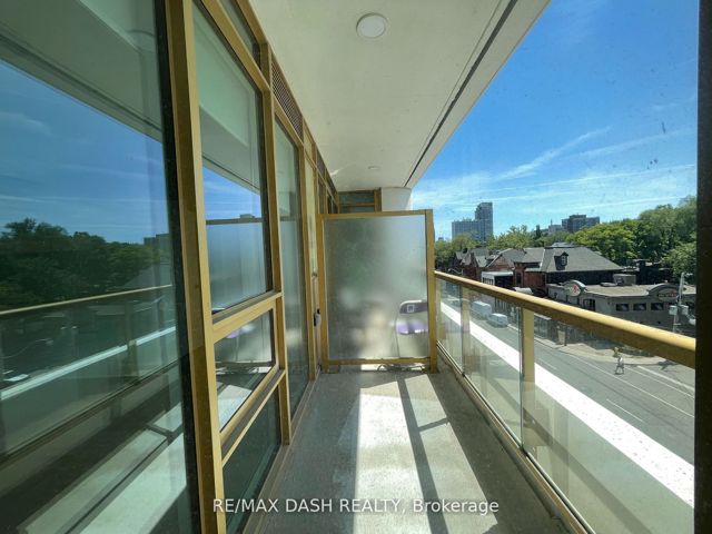 402 - 151 Avenue Rd