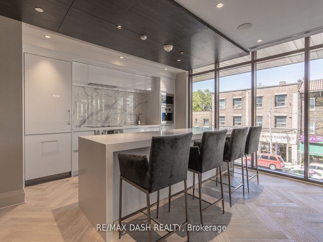402 - 151 Avenue Rd