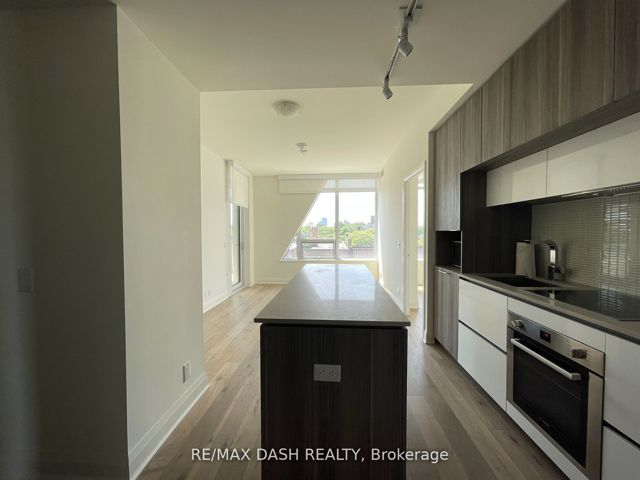 402 - 151 Avenue Rd