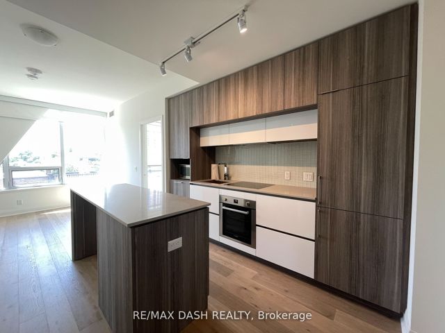 402 - 151 Avenue Rd