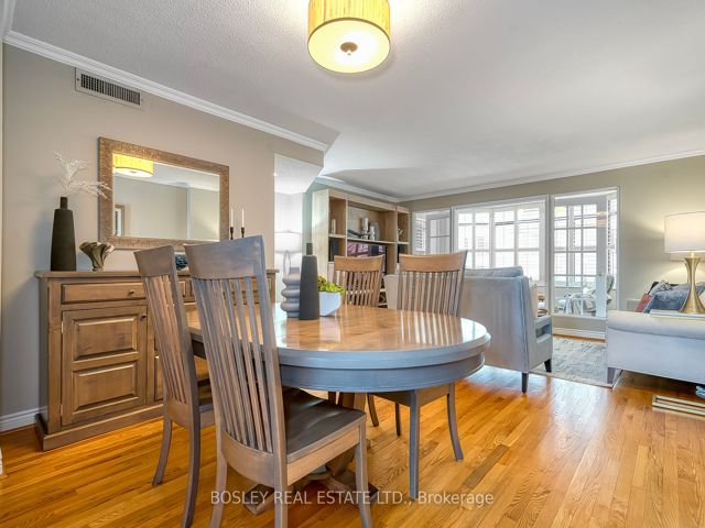 402 - 135 George St S