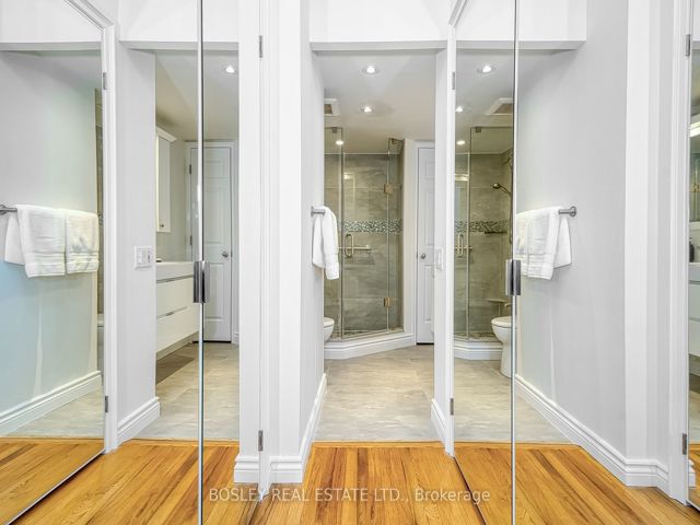 402 - 135 George St S