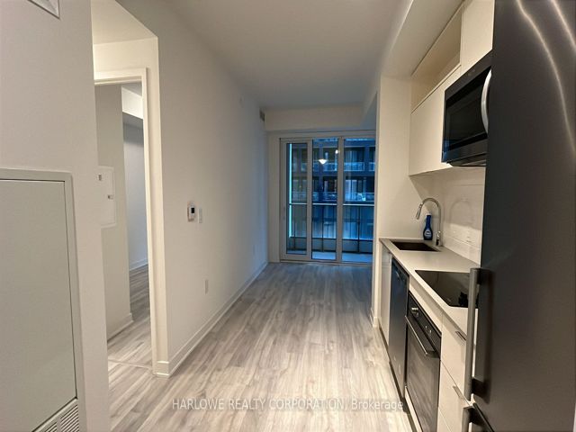 543 SW - 121 Lower Sherbourne St